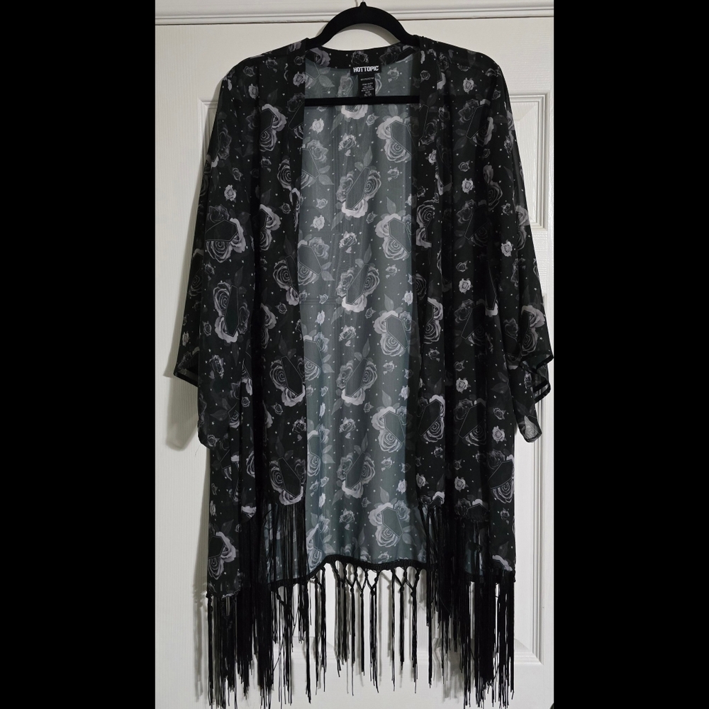 Coffin & Roses Print Kimono